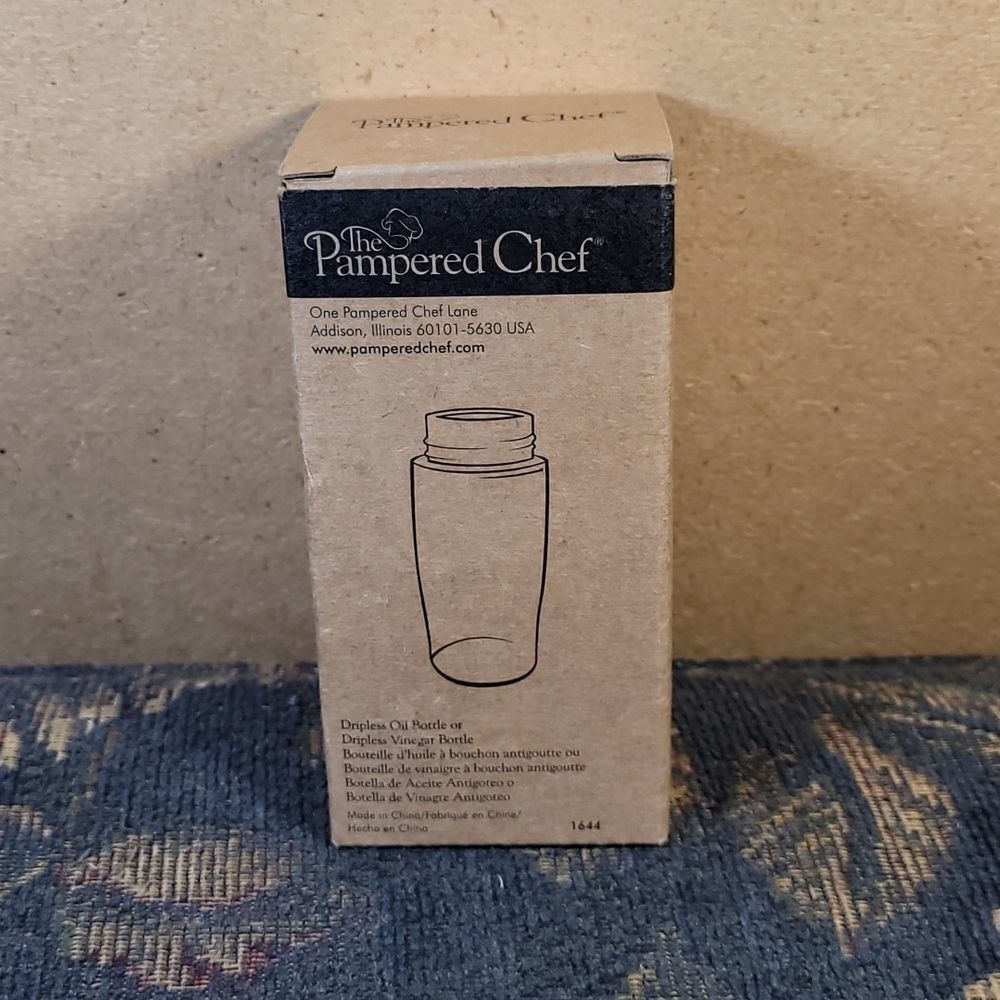 Pampered Chef Dripless Oil or Vinegar Replacement Glass Bottle- NIP